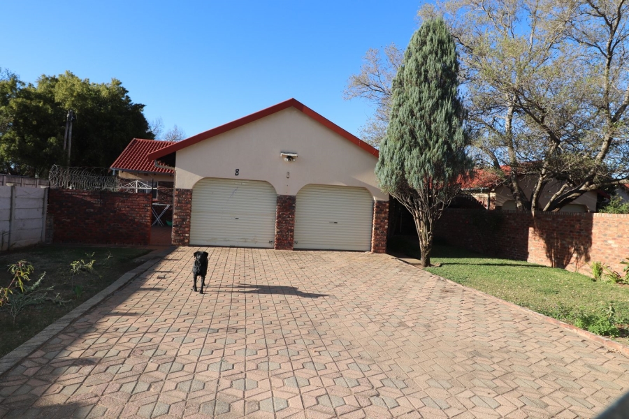 To Let 3 Bedroom Property for Rent in Meiringspark North West